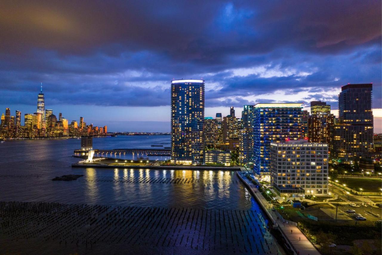 The Westin Jersey City Newport Hotel Exterior photo